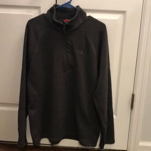 Men’s NorthFace gray half-zip pullover